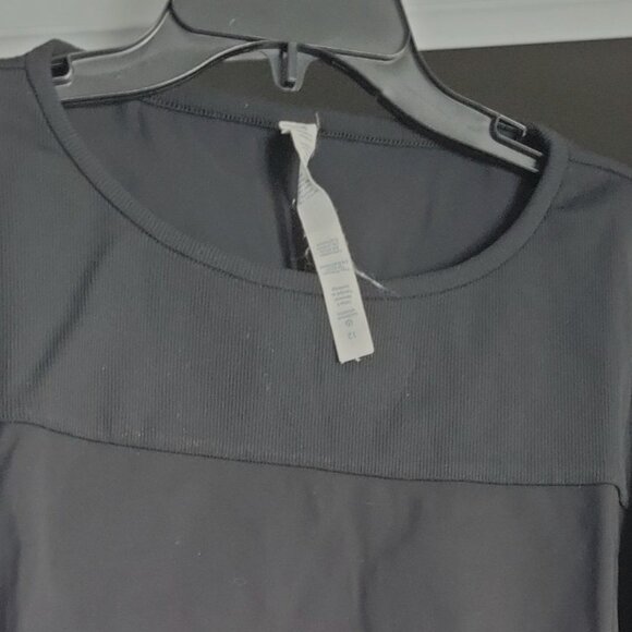 Lululemon Womens Black top size 12 Run Training luxtreme long sleeve Running - Picture 3 of 4